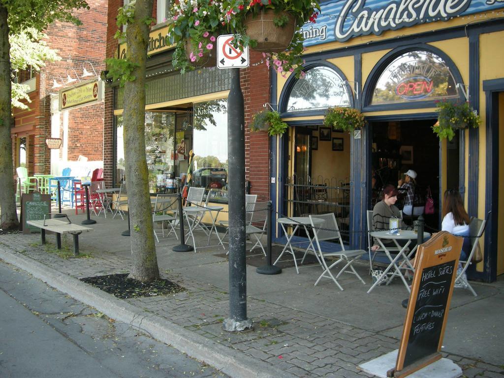 Canalside Restaurant, Inn & Kitchen Store 포트콜버른 외부 사진